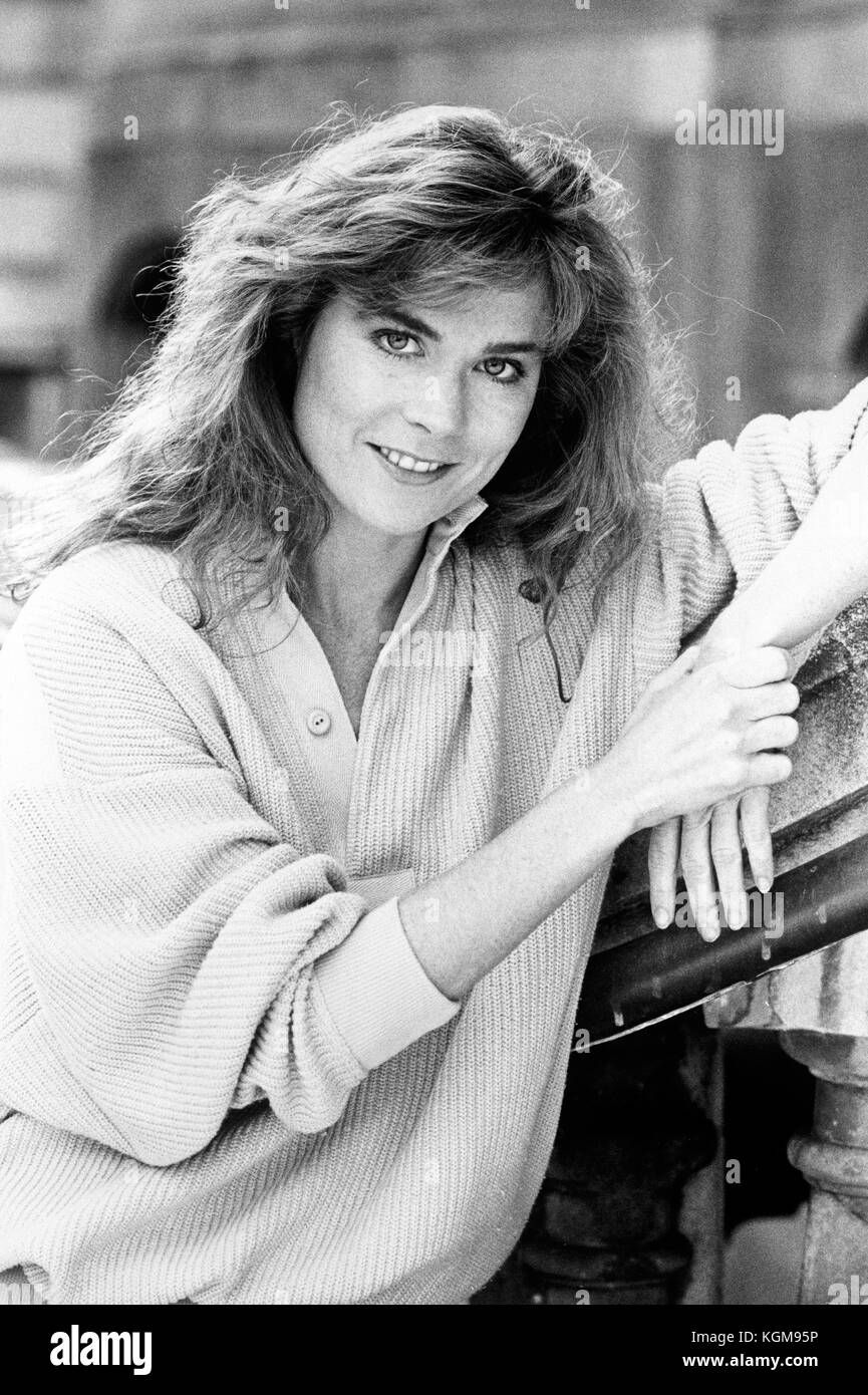 Roxanne Hart